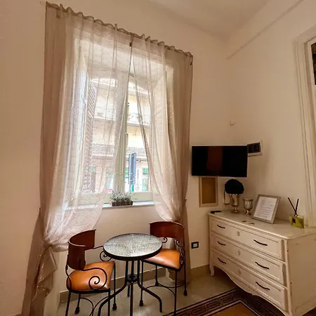 Aristocasa Luxury Bed & Breakfast 3*
